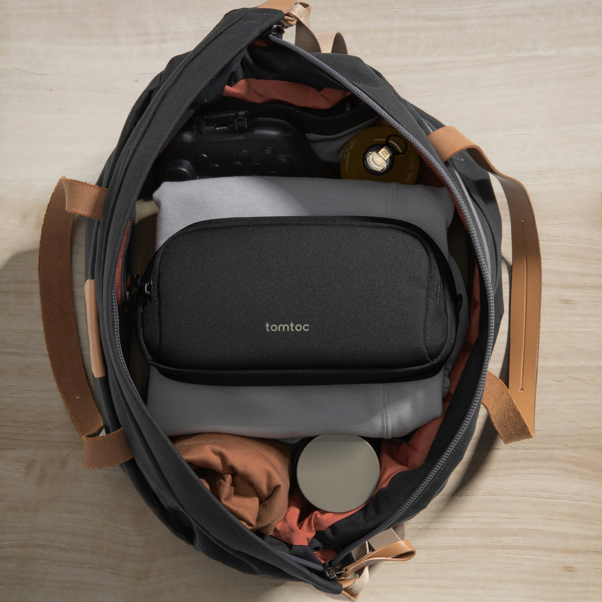Light-T12 Electronic Accessory Pouch 1.8L