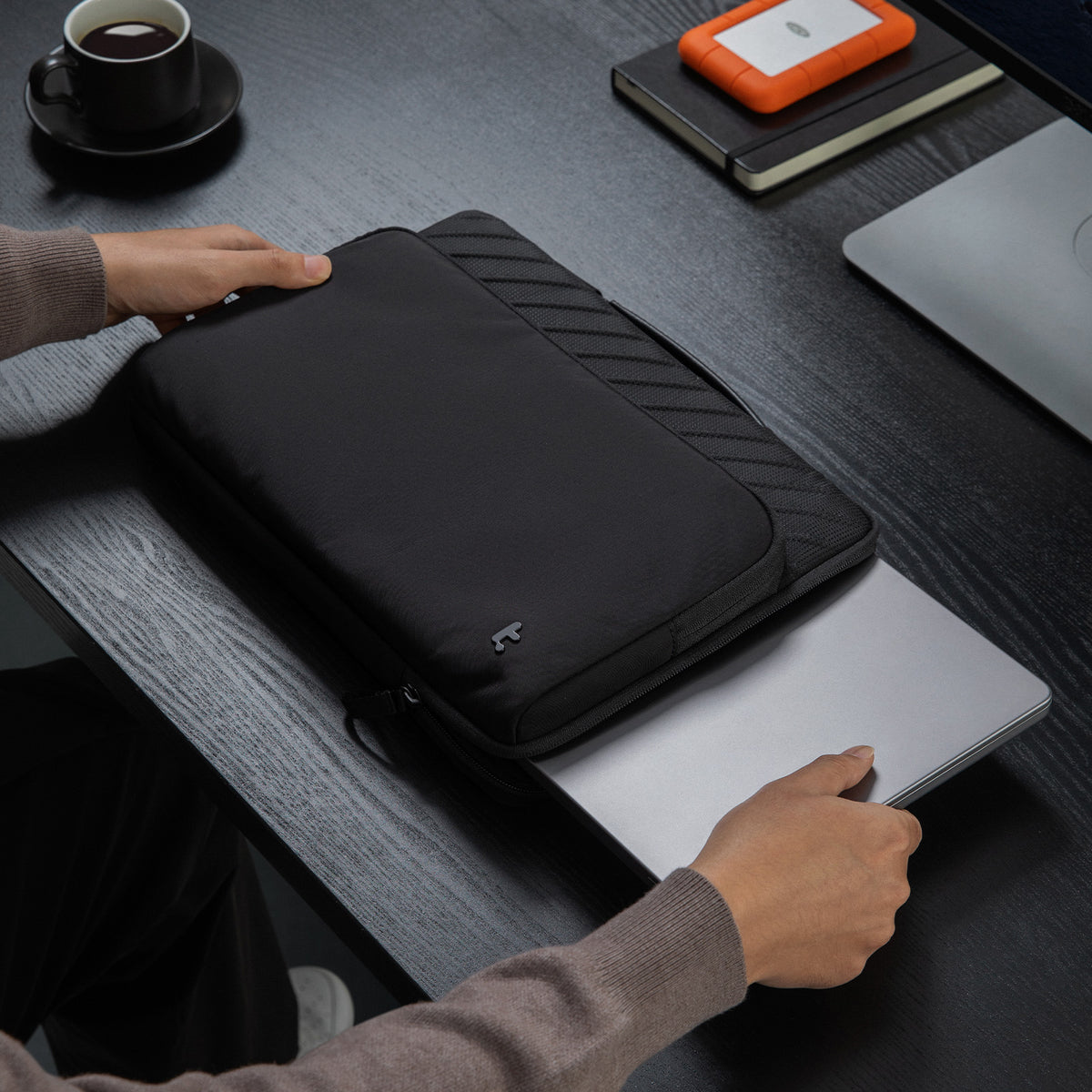 Voyage-A24 Laptop Briefcase for 13-16 inch MacBook Air/Pro
