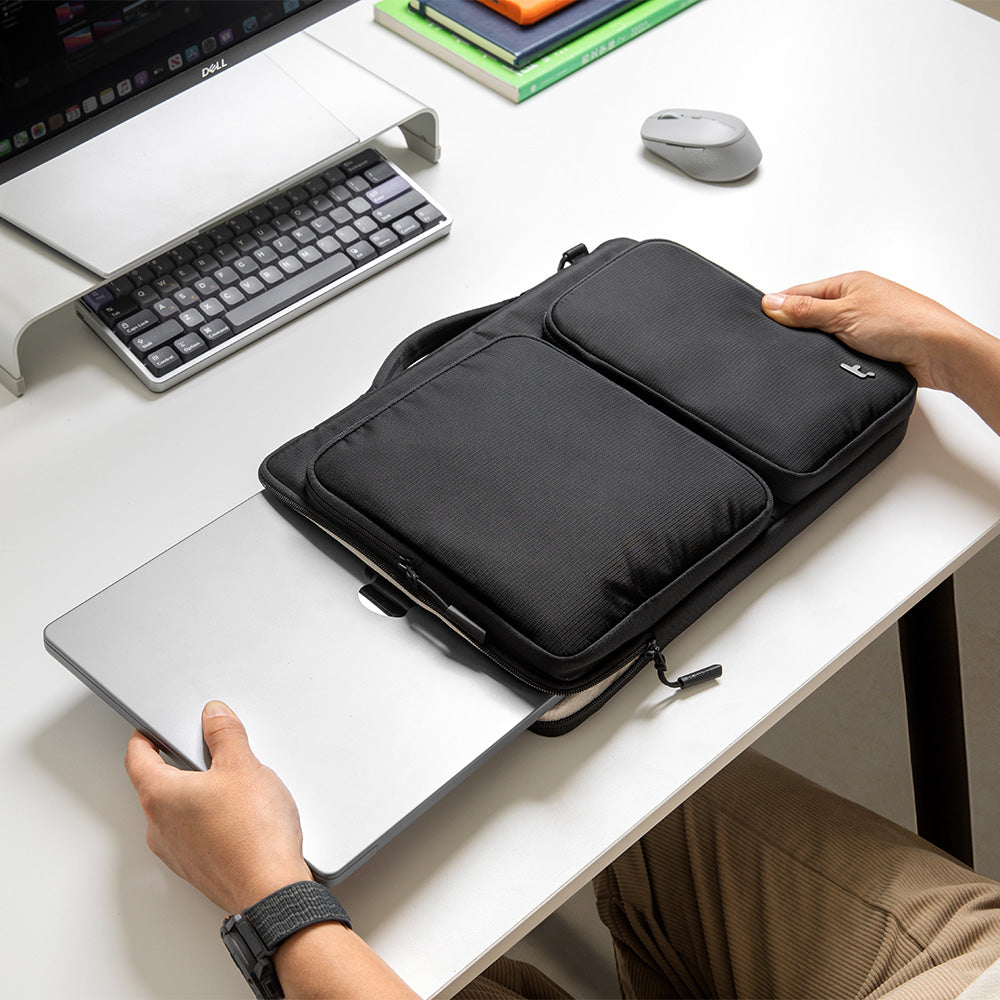 Defender-A42 Premium Laptop Shoulder Bag for 14 inch MacBook Pro