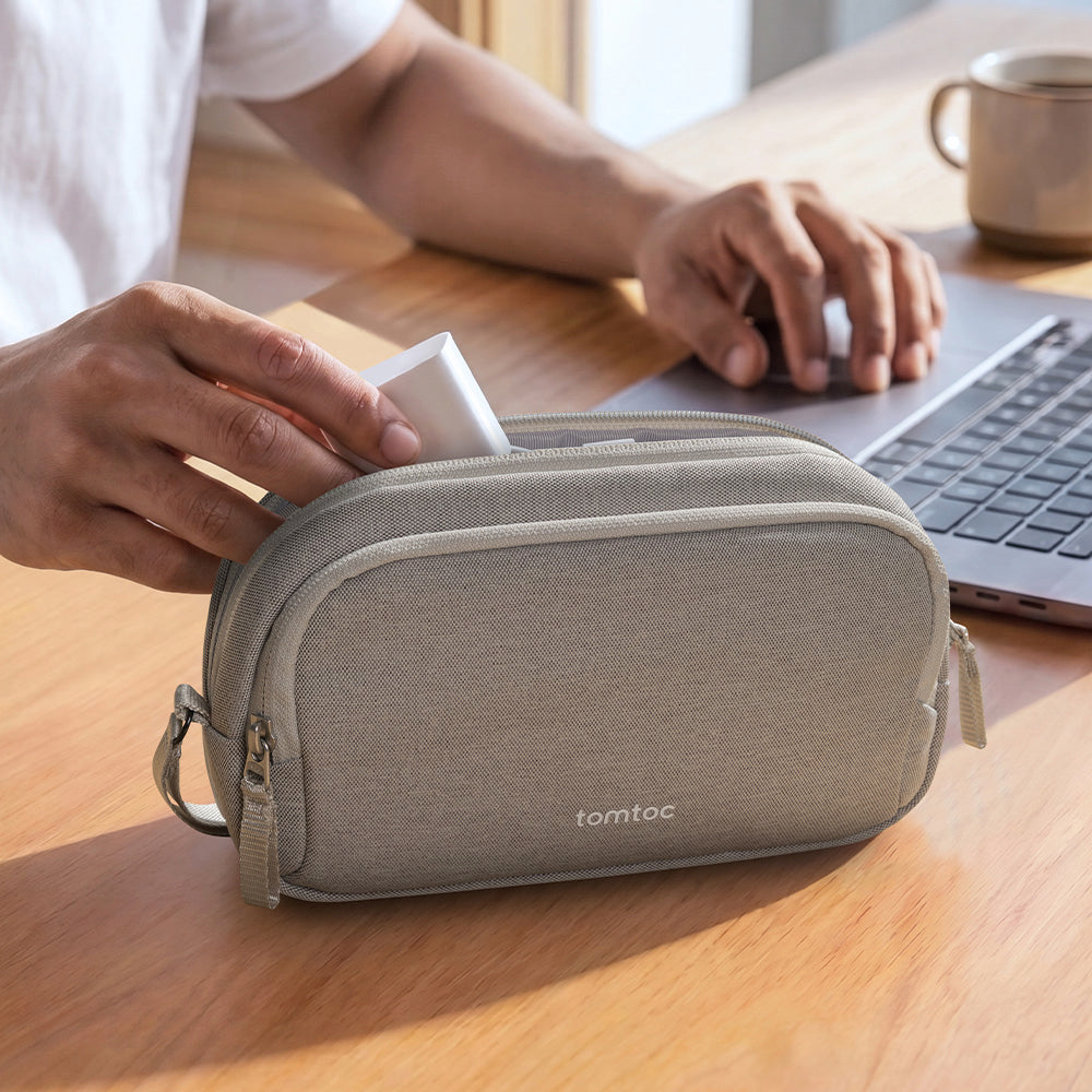 Light-T12 Electronic Accessory Pouch 1.8L