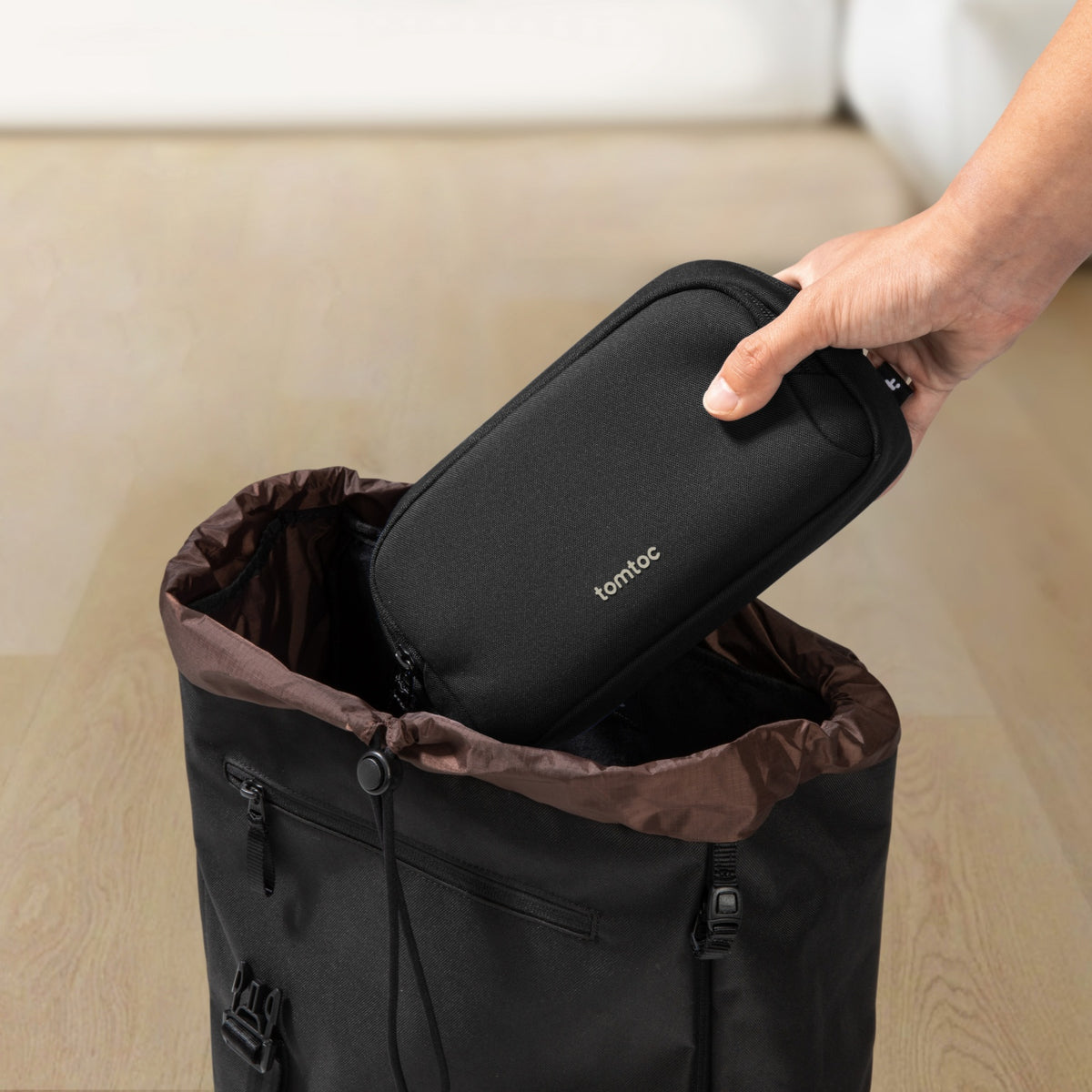 Light-T12 Electronic Accessory Pouch 1.8L