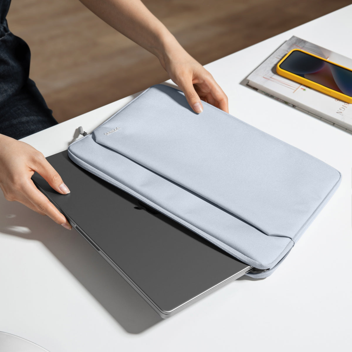 Light-A18 Laptop Sleeve for 13 inch MacBook Air/Pro