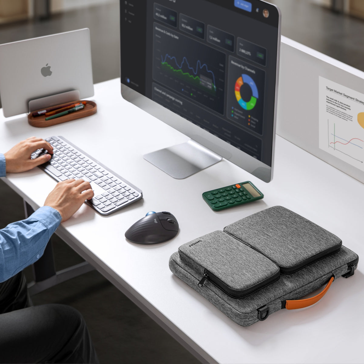 Defender-A42 Laptop Shoulder Bag for 14 inch MacBook Pro