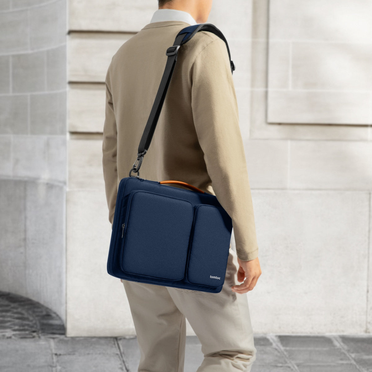 Defender-A42 Laptop Shoulder Bag for 14 inch MacBook Pro