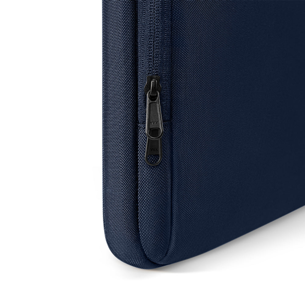 Defender-A40 Laptop Shoulder Bag for 16 inch MacBook Pro