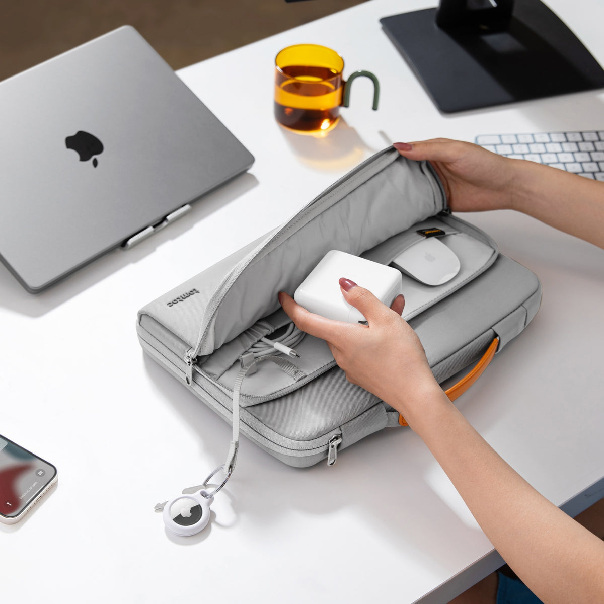 Defender-A14 Laptop Briefcase for 14 inch MacBook Pro