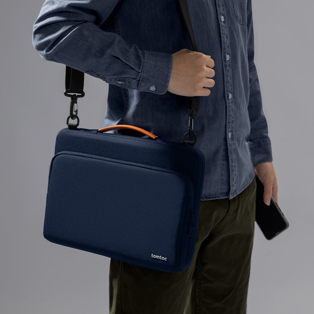 Defender-A40 Laptop Shoulder Bag for 16 inch MacBook Pro