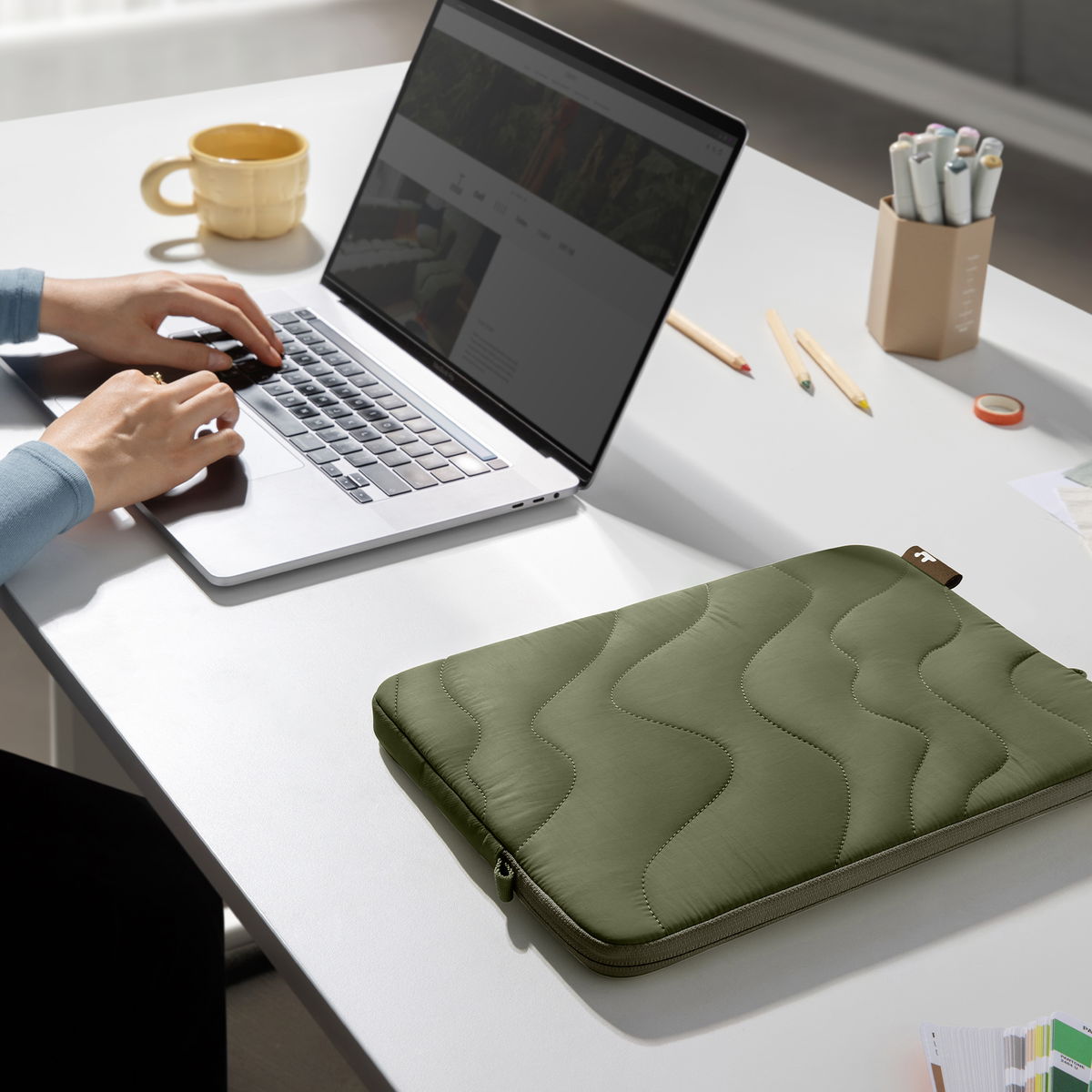 Terra-A27 Laptop Sleeve for 16 inch MacBook Pro
