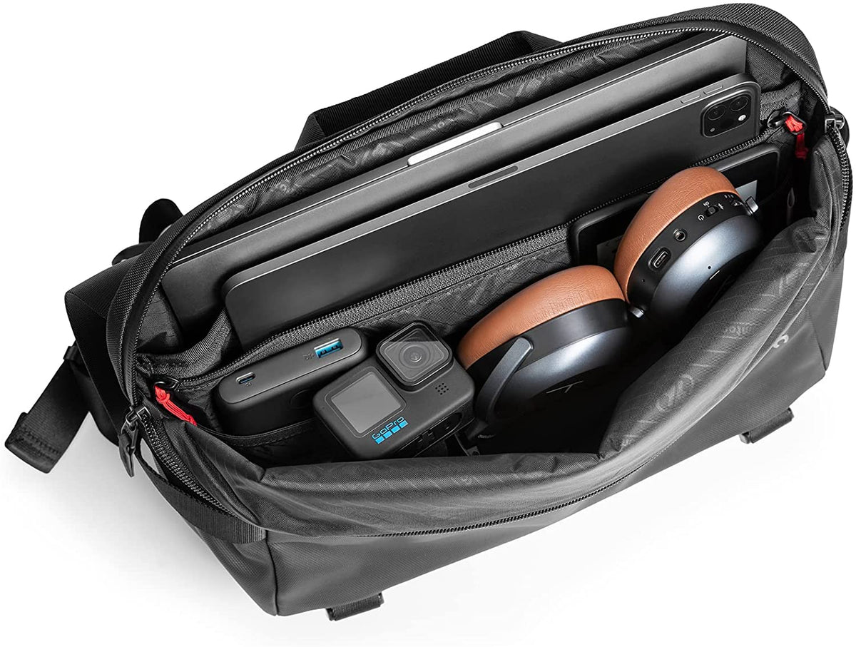 secondary_Explorer-T21 Sling Bag L